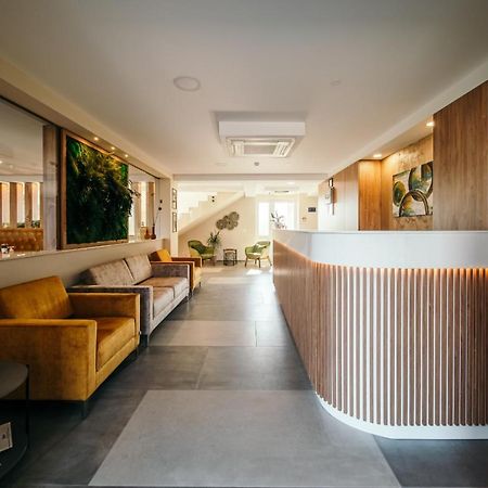 Hotel Rk Ghimbav ภายนอก รูปภาพ