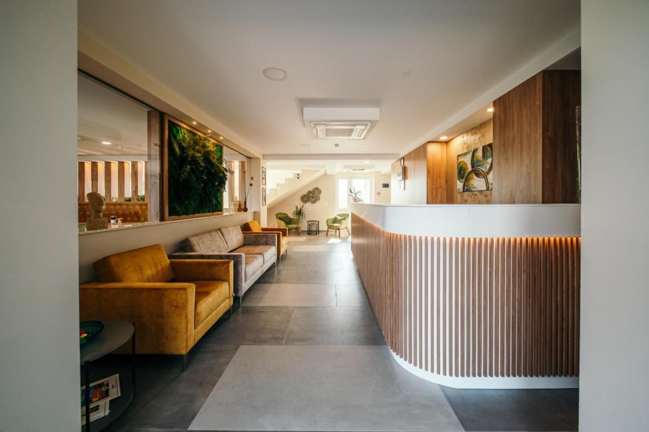 Hotel Rk Ghimbav ภายนอก รูปภาพ