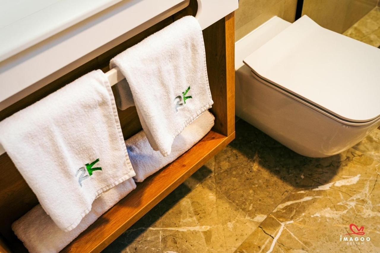 Hotel Rk Ghimbav ภายนอก รูปภาพ